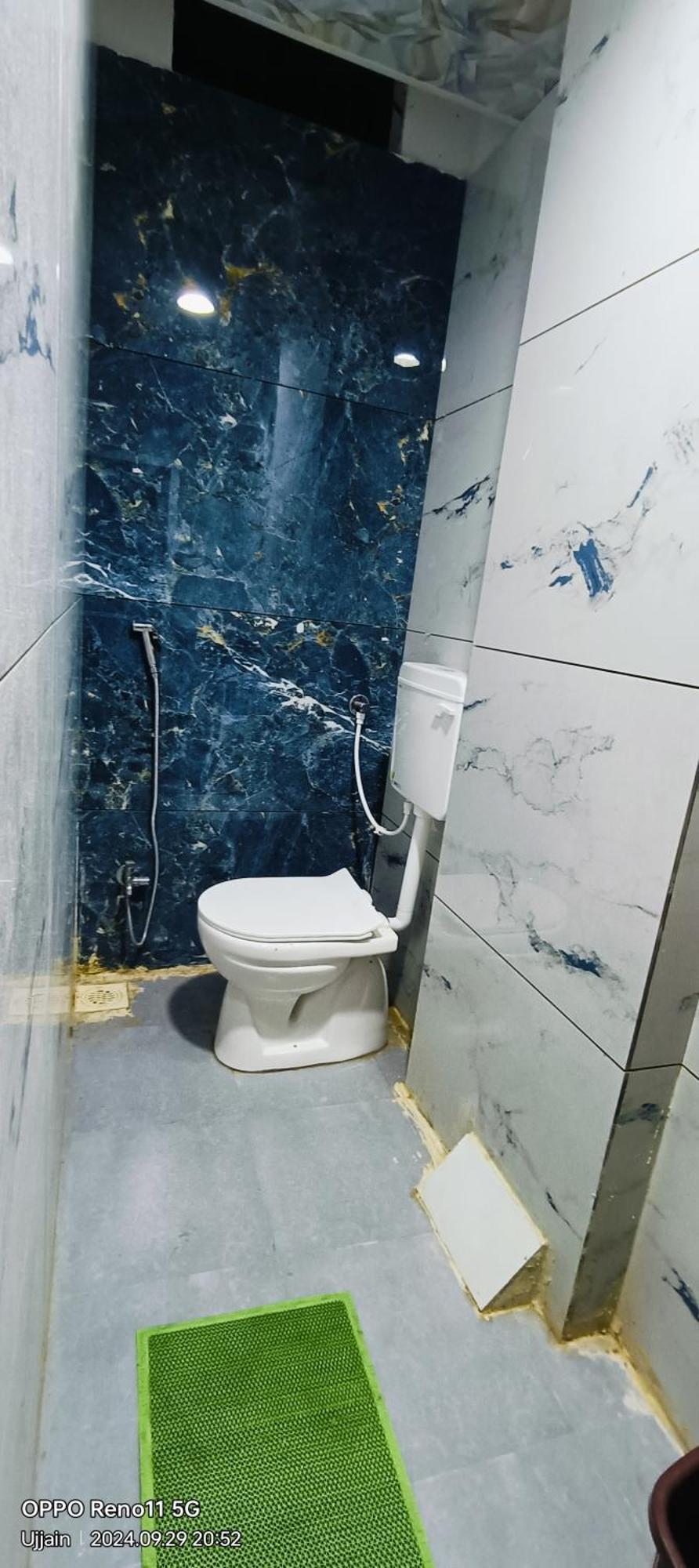 Hotel Rainbow Udždžain Exteriér fotografie
